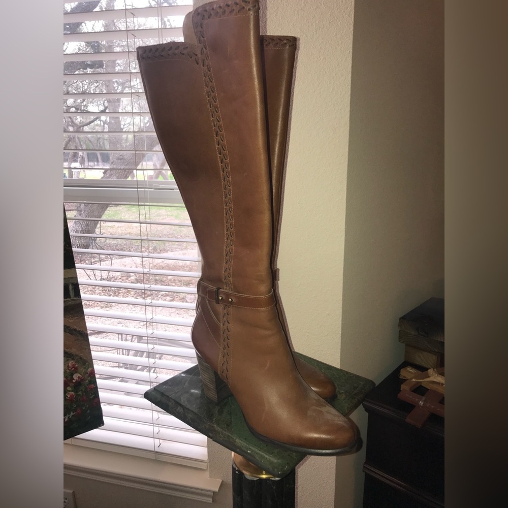 UGG Leather Boots - Size 9